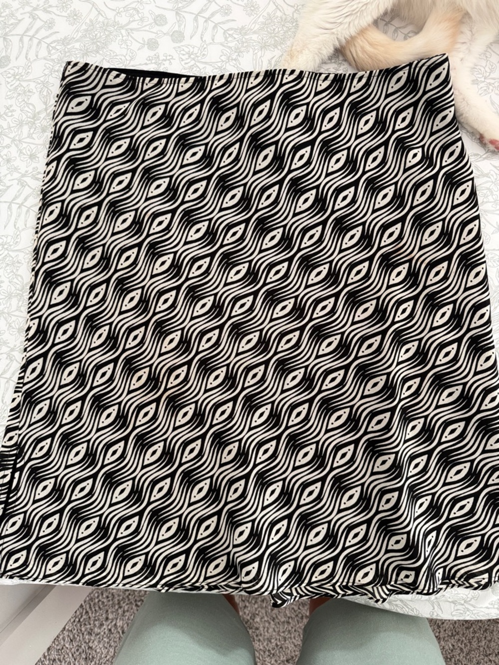 New York & Company Black and White Geometric A-Line Skirt